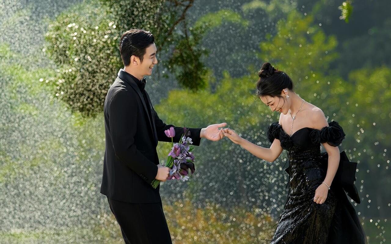 【森系黑纱】黑纱不只是酷也可以很甜❤️草坪婚纱照