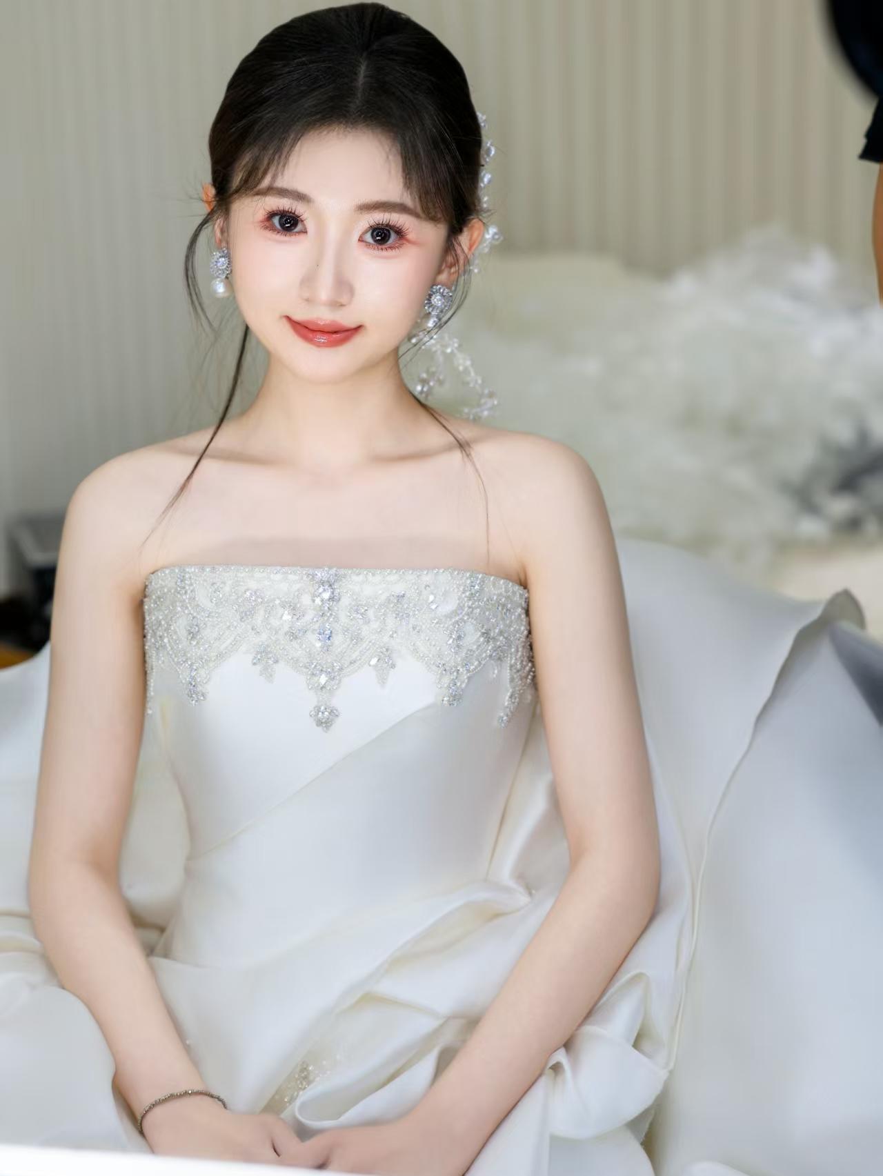 【白芷婚纱】缎面主纱造型