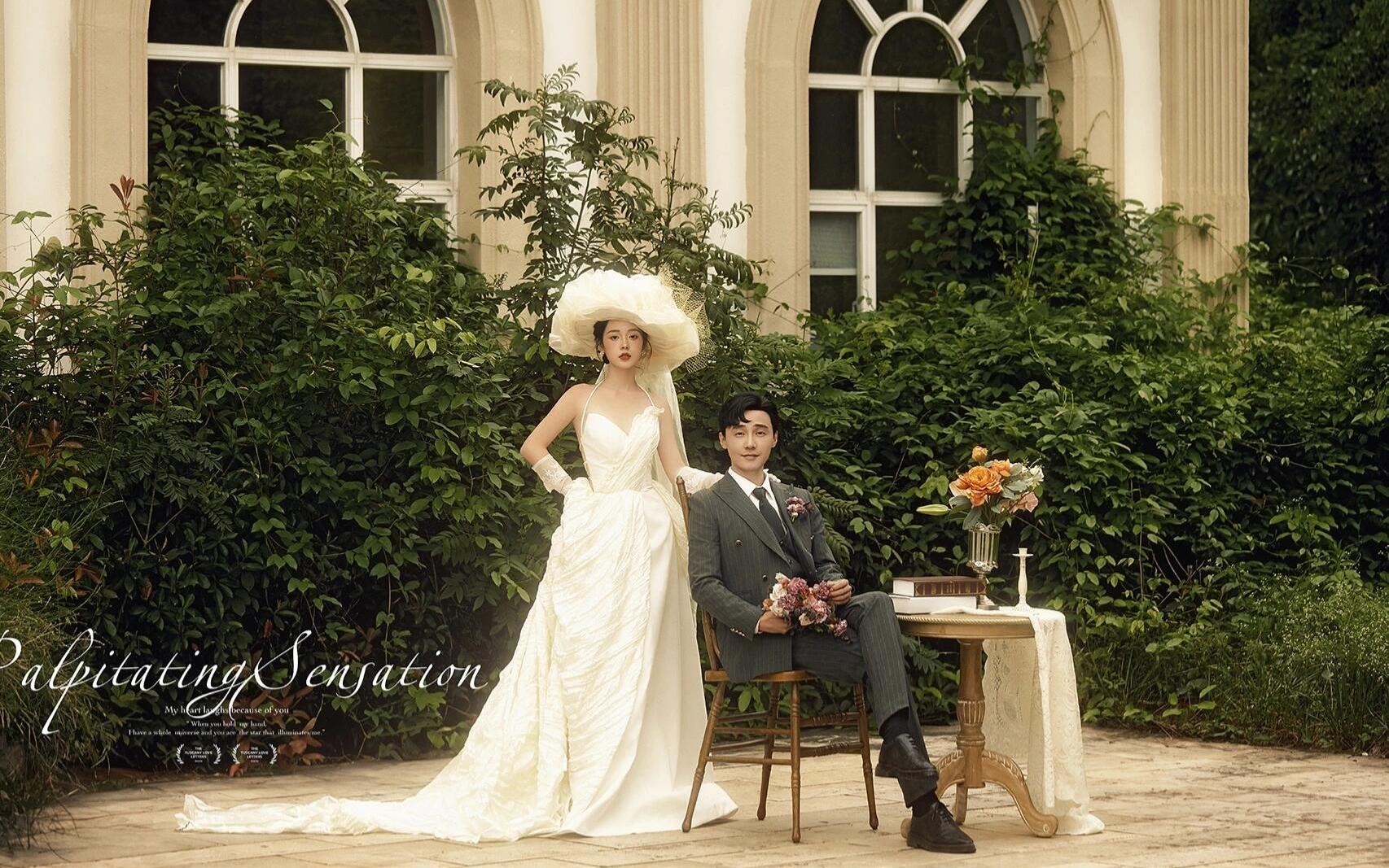 難怪00后都拍它??法式復(fù)古婚紗照美到心坎里 