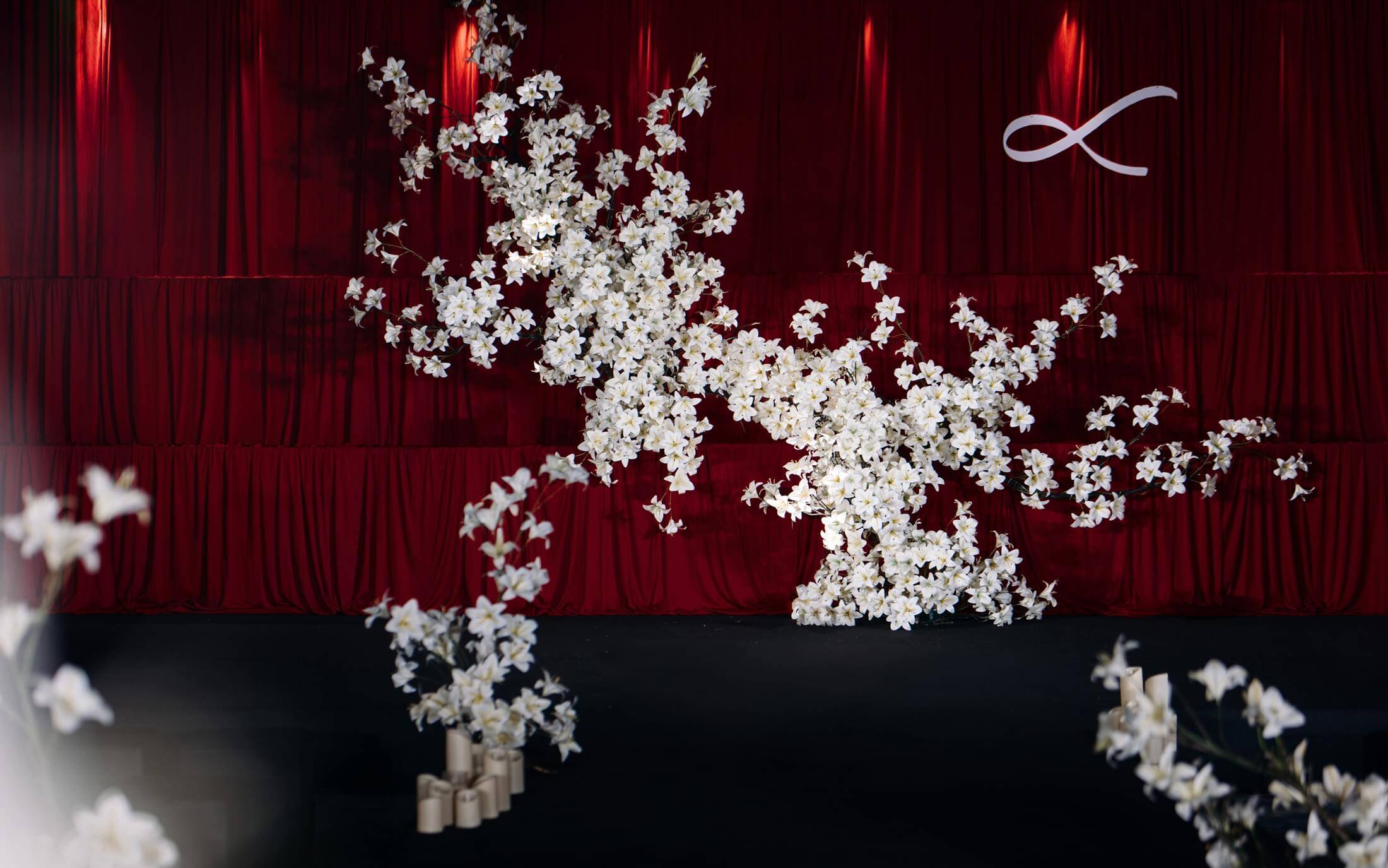 婚禮派·π當(dāng)紅色歌劇布幔遇上純白百合