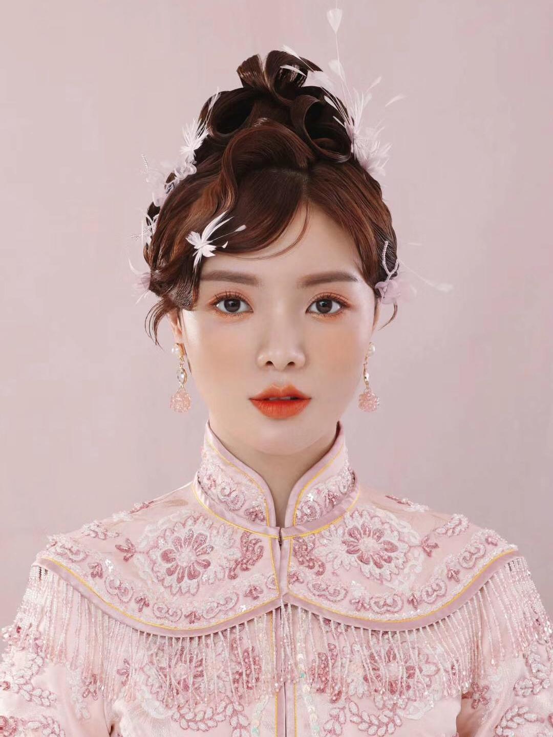 妆装相扣（新娘嫁衣+新娘跟妆）