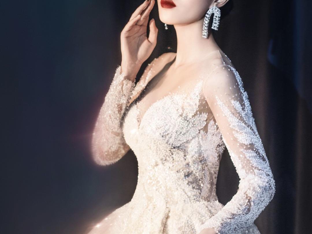 【店长主推】奢华高定婚纱套餐系列+首席化妆师