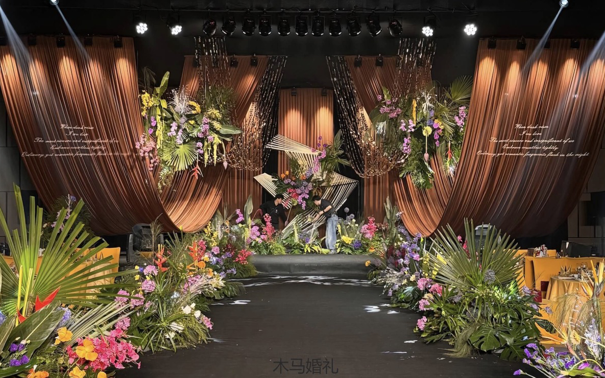 美拉德復(fù)古咖色布?；槎Y