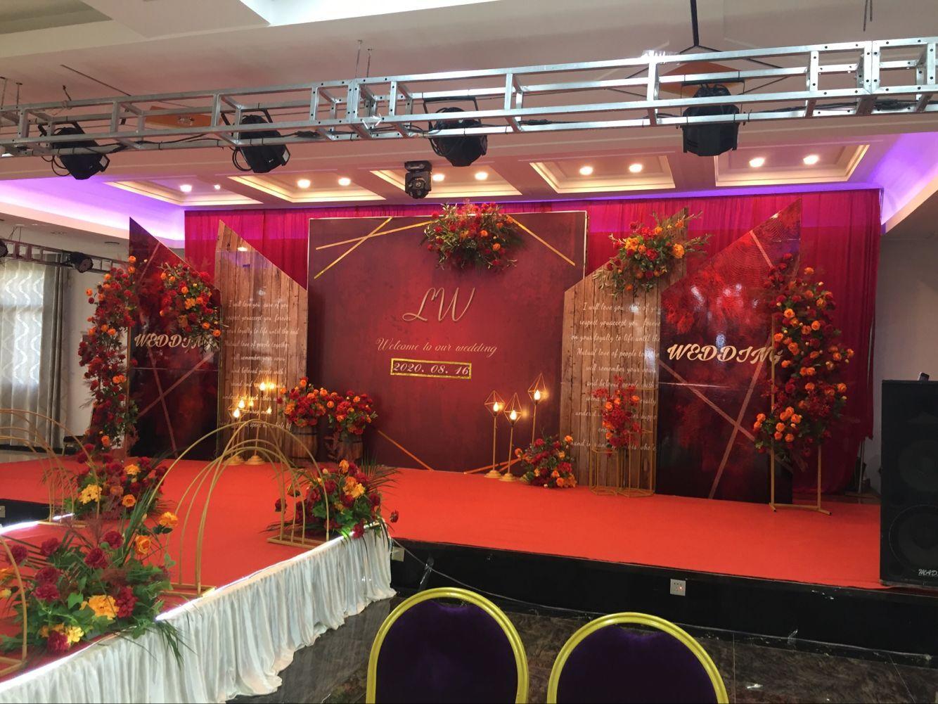 深色系复古大气红金色婚礼