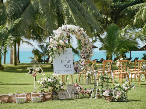 20人海边椰林草坪+海景婚房+婚礼策划一站式服务