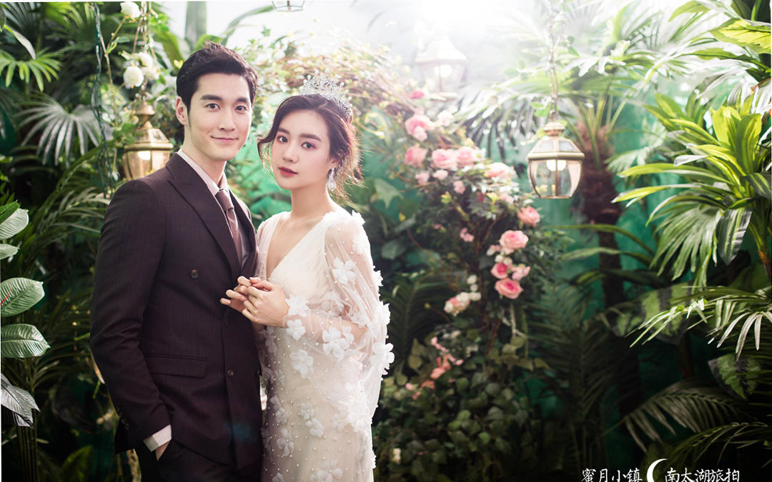 95后爆款    边玩边拍