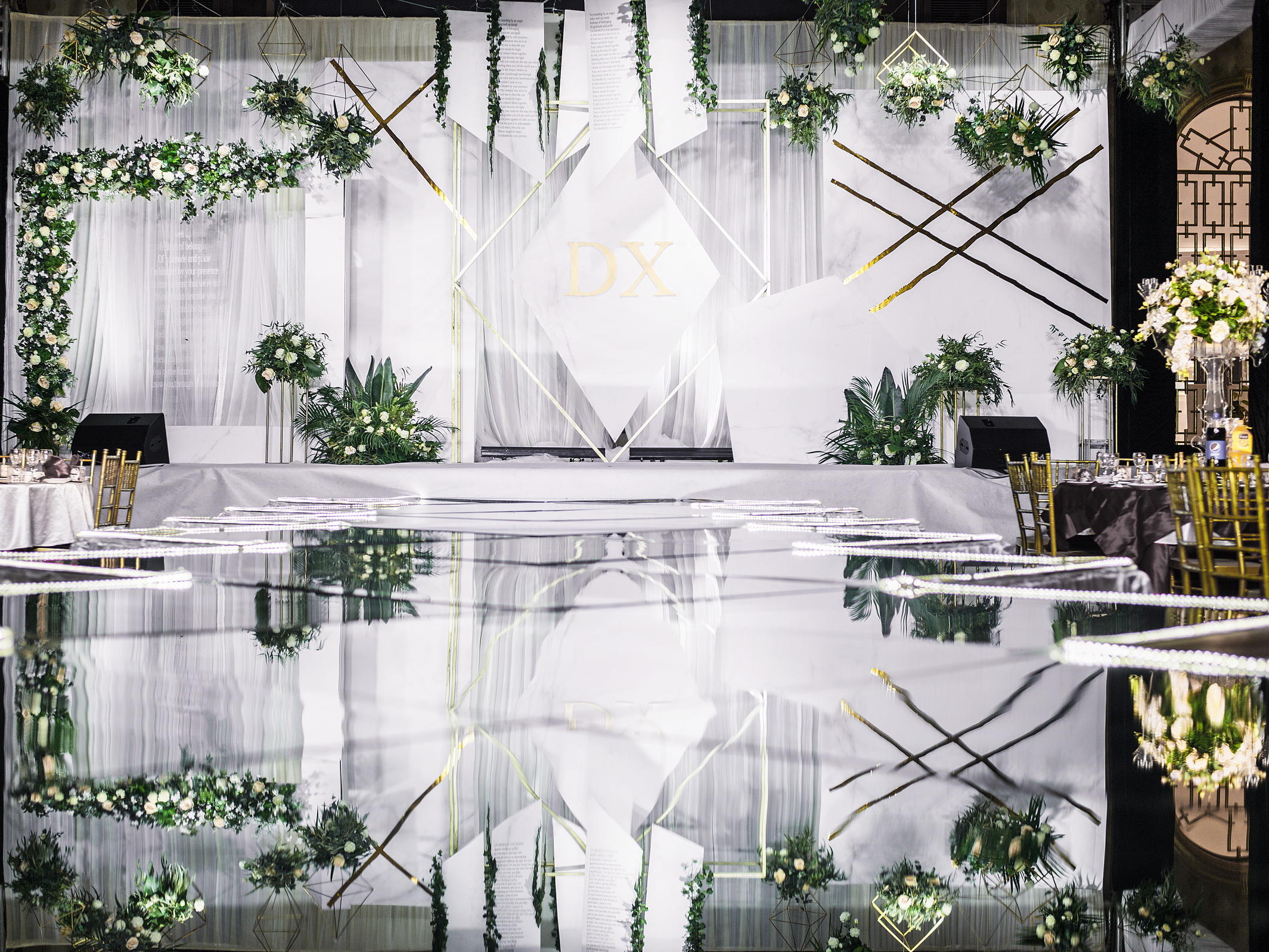 订单直降1000元◆加送8000元婚庆大礼包