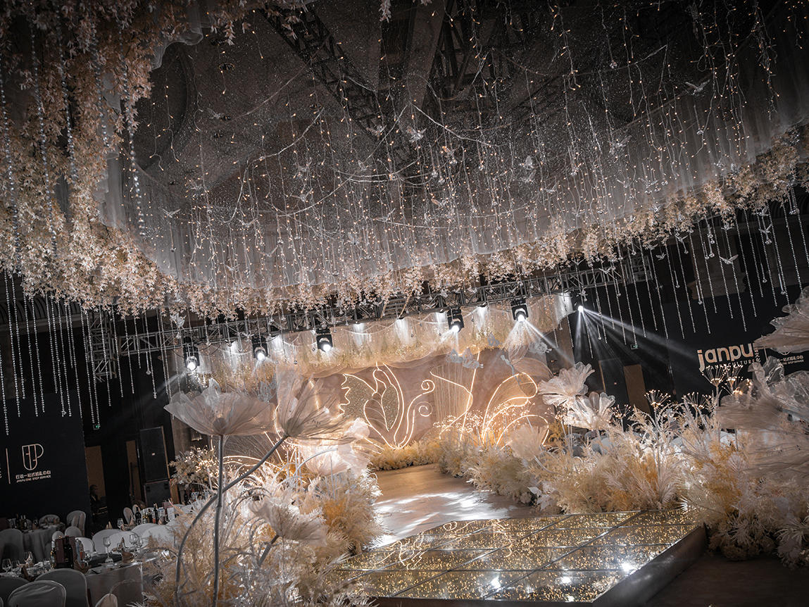 【限时特惠】享千元大礼包 | 轻奢香槟色系婚礼