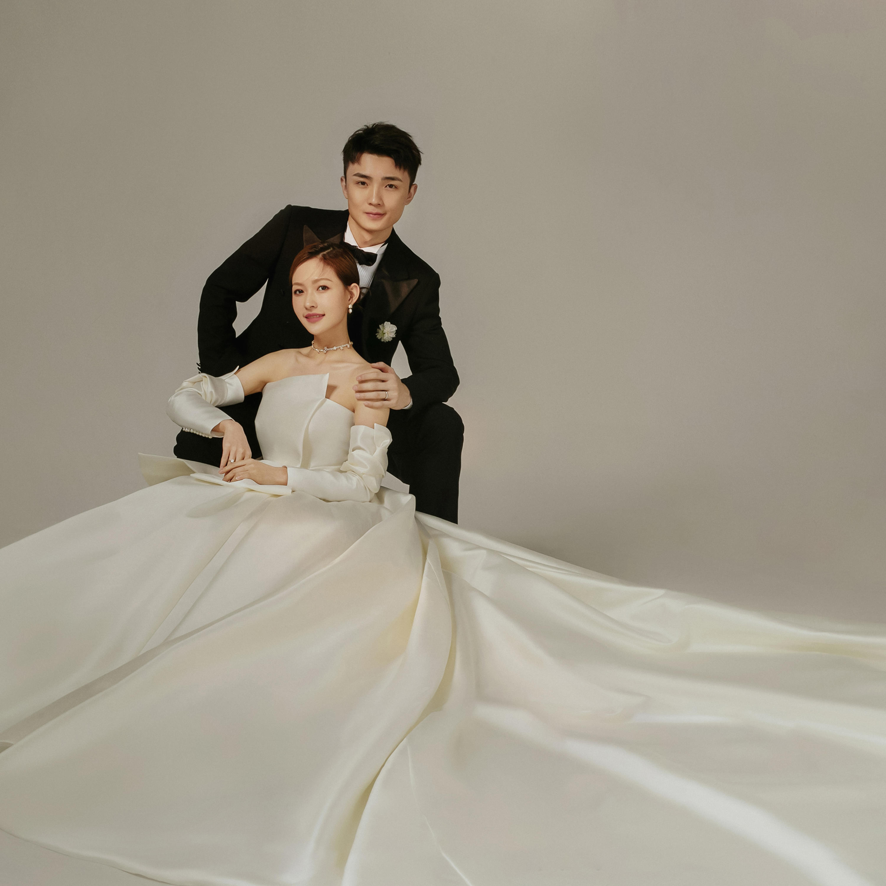 深圳婚纱摄影 婚纱照 极简纯色内景系列