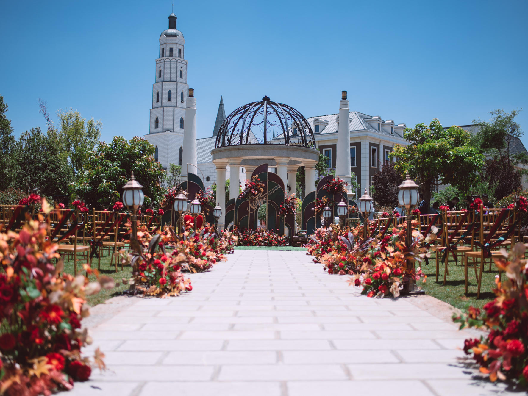 复古大气黑红金户外婚礼【免费LOGO设计】