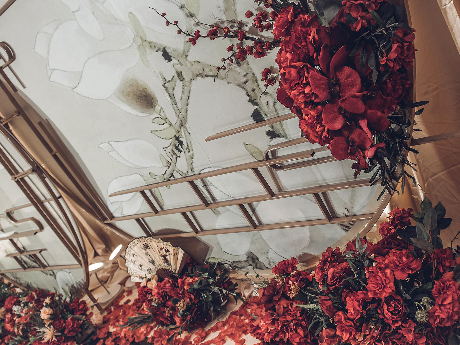 大气红金色新中式风-《合壹》