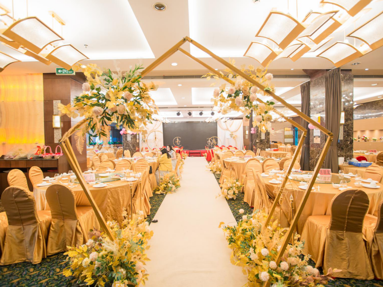 禧度婚礼/香槟色小型简约唯美婚礼布置+两大金刚