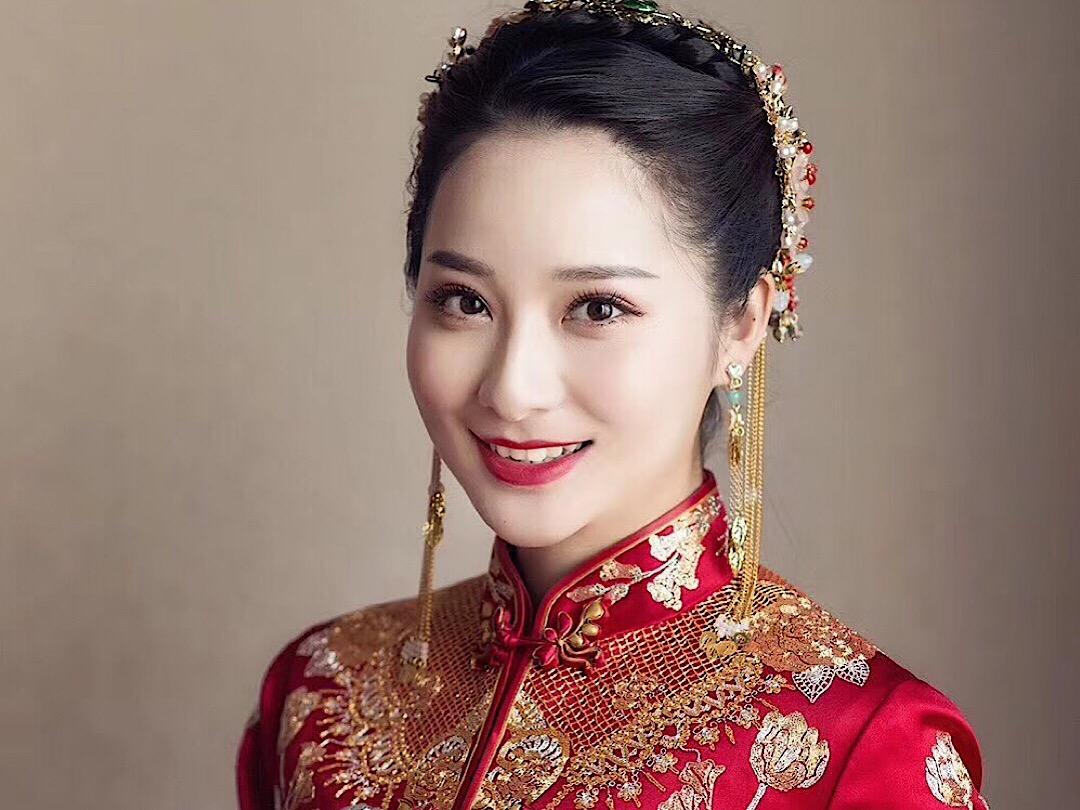 【人气热卖】高定仪式婚纱套餐+1280首席老师跟