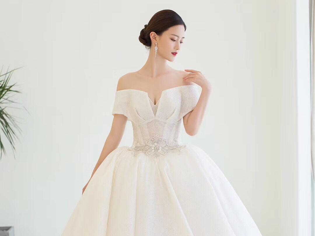 【限时特惠】超值网红婚纱套餐加首席老师跟妆