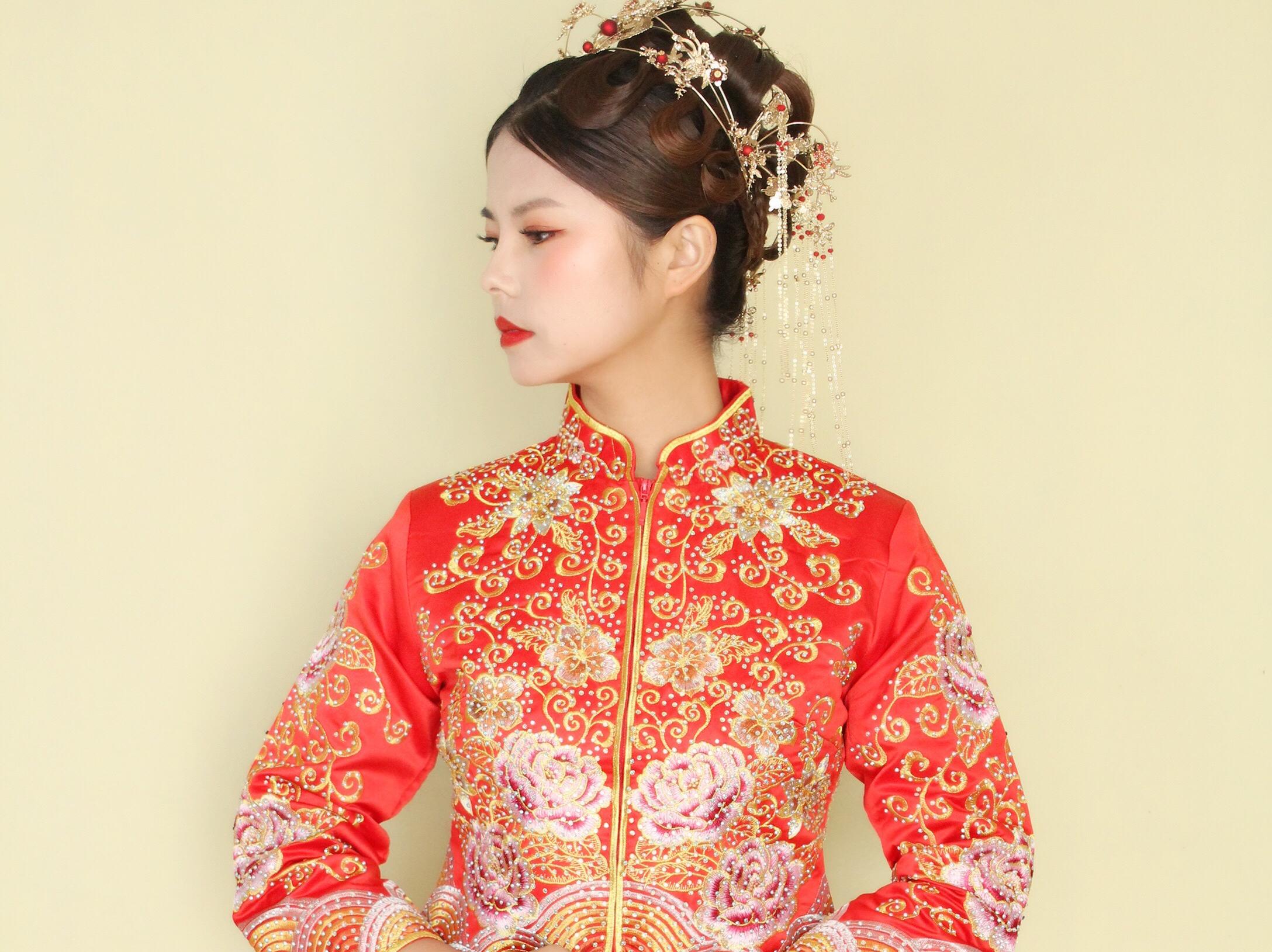 【锦鹤跟妆+全新婚纱组合】超值7件套+3套妆面。