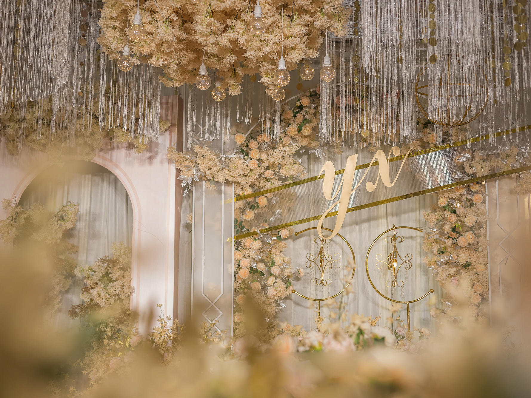 花时间婚礼·香槟暖色系饱满舞台婚礼