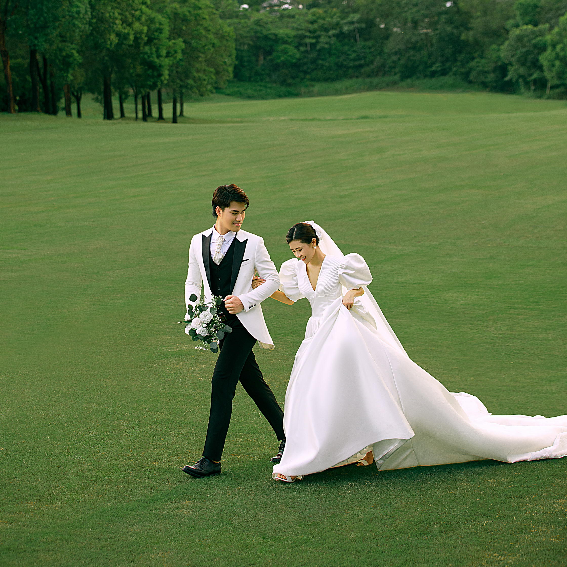 【性價(jià)比高】婚紗內(nèi)外景拍攝+底片全送+風(fēng)格任選