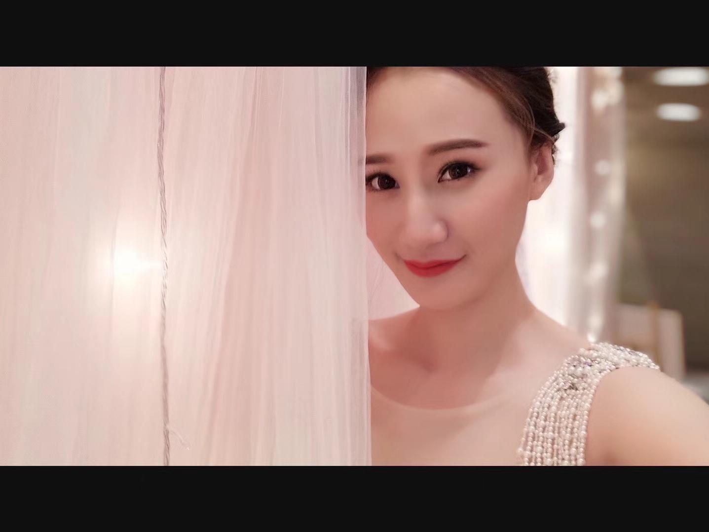 《红馆新娘》资深级化妆师----楠楠老师