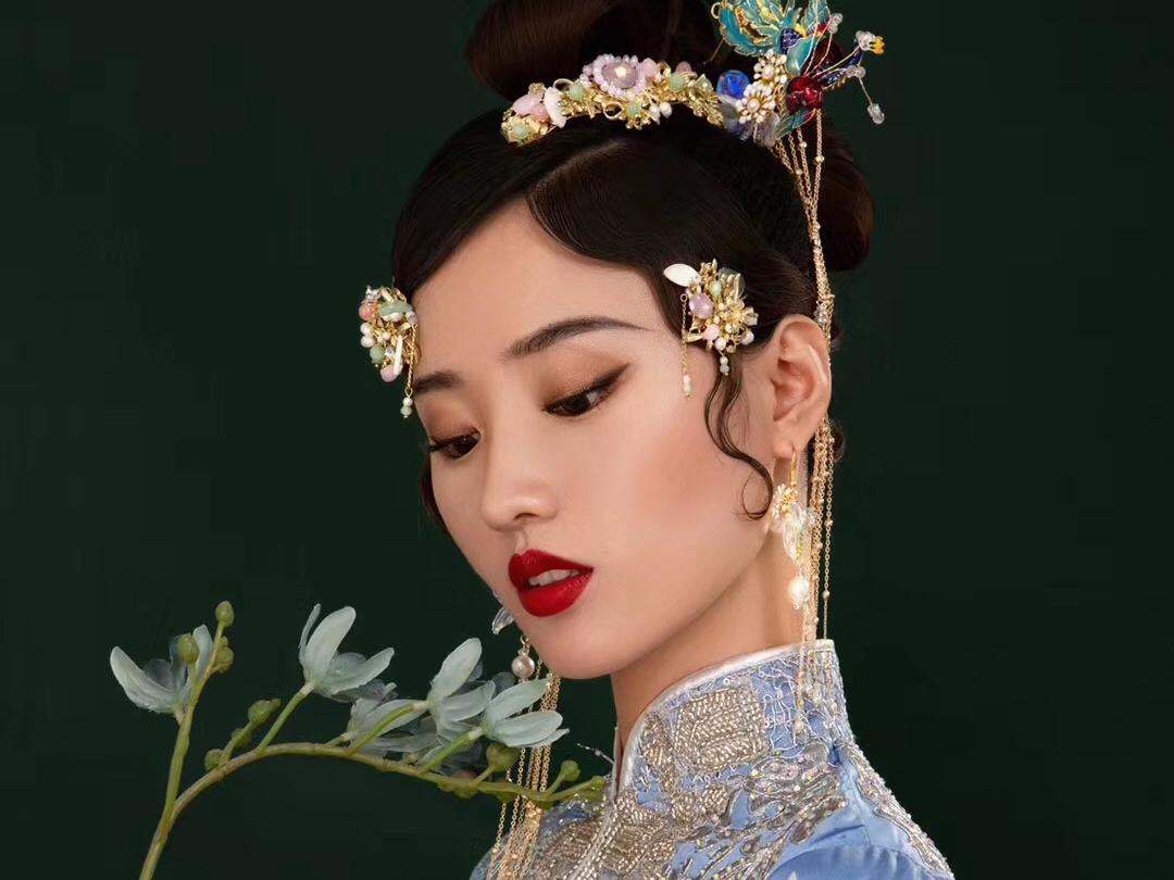 美丽课堂婚礼造型跟妆资深化妆师
