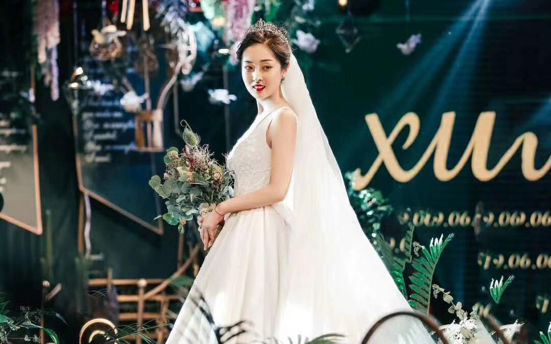 【庄容婚纱】婚纱秀禾套餐案例