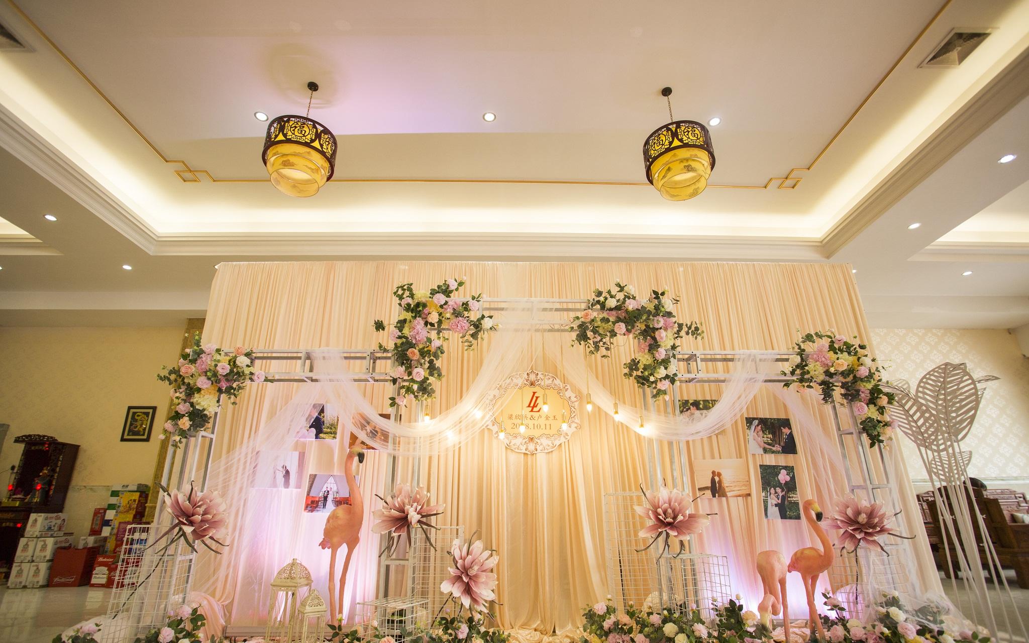 非度婚礼  香槟色火烈鸟布幔简约