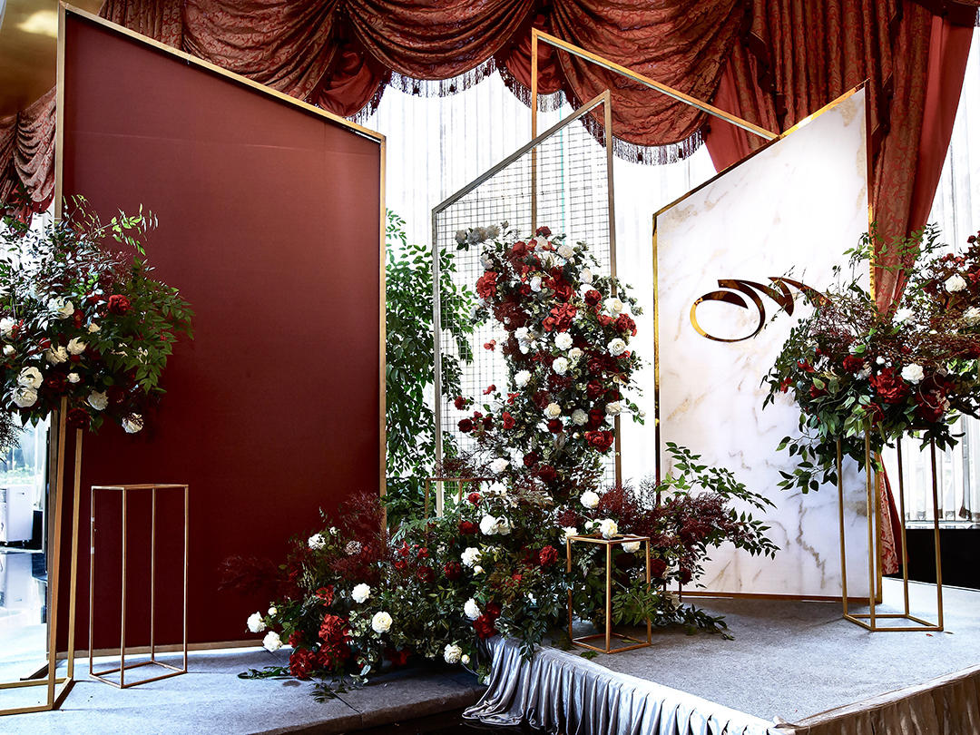 酒店布置三个区+花车布置+四大金刚