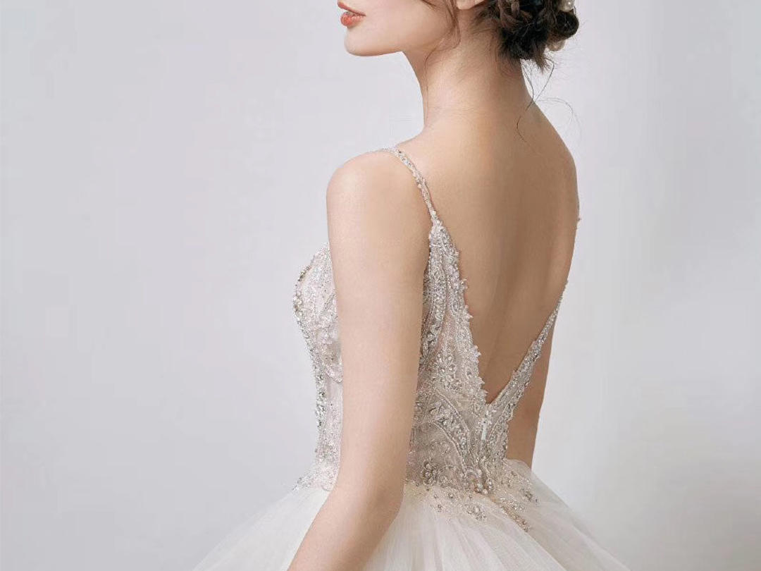 素·国际高级定制亚洲新娘设计师款潮婚节超值租赁