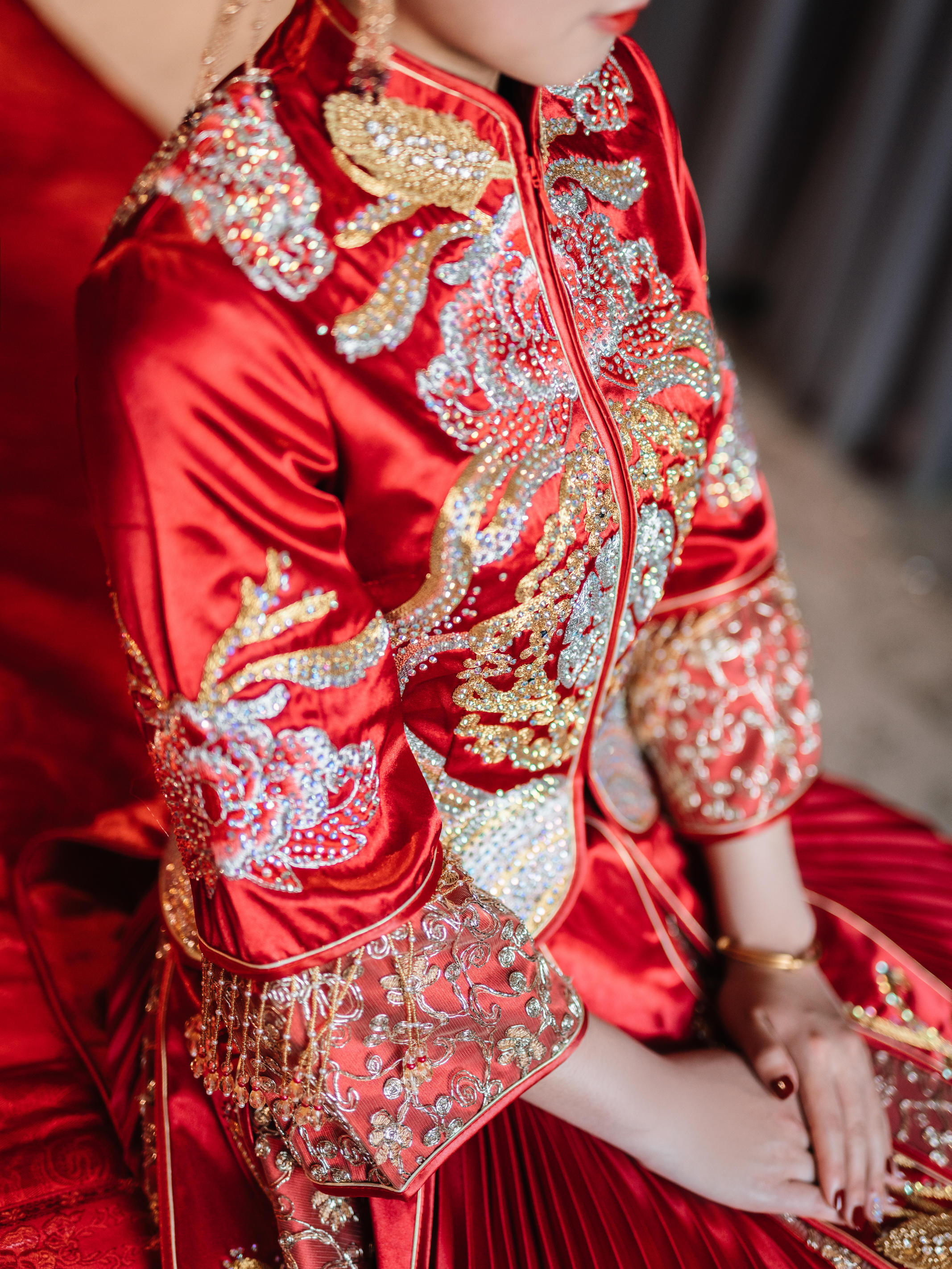 定制【大拖尾婚纱+盘金绣秀禾+敬酒服】+资深跟妆