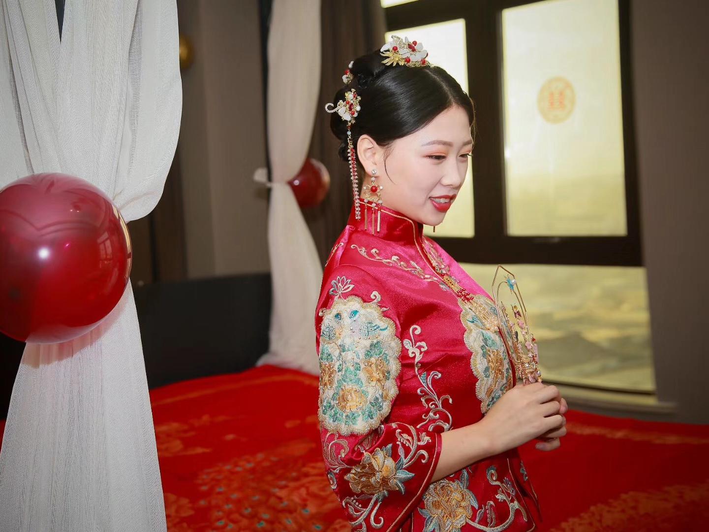 高级重工婚服三套租赁 另外赠送4套伴娘伴郎服免租