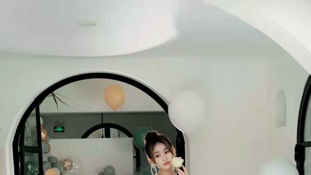 LOVE婚纱礼服18件套首席化妆师