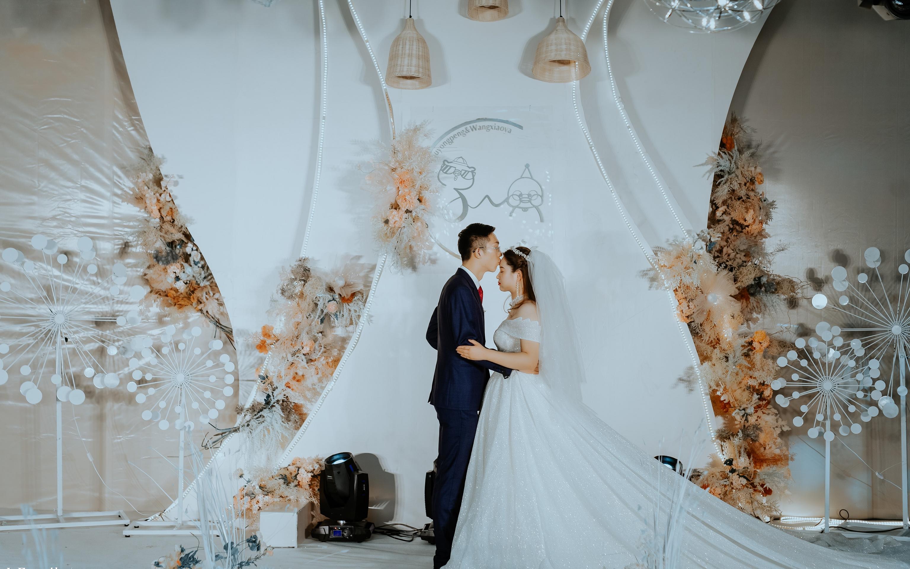 【爱柚别漾】总监级化妆师全天跟妆