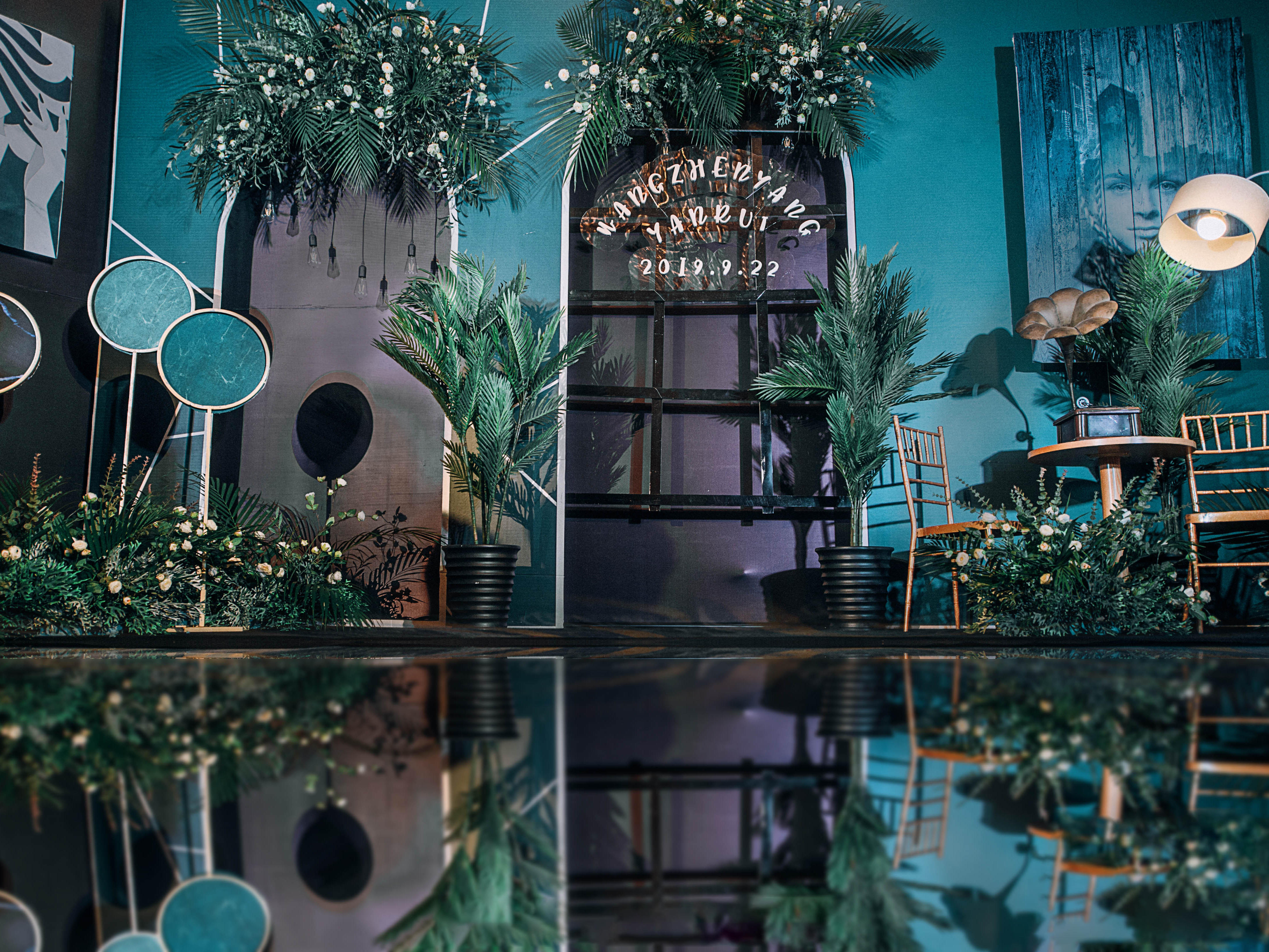 ALAN2020必选绿色复古怀旧创意风婚礼