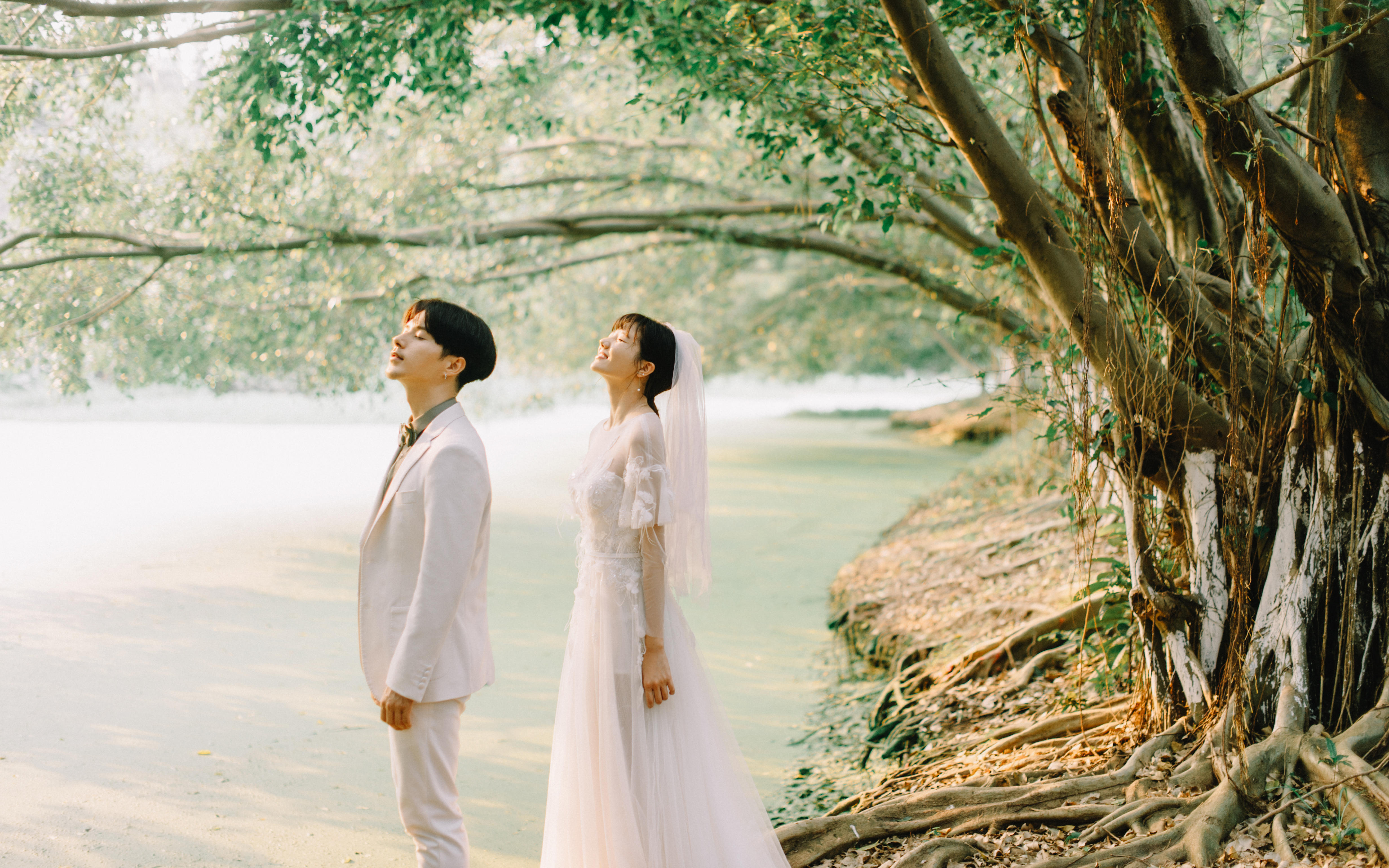 『粗糙摄影23周年』婚纱照•特惠▶底片全送