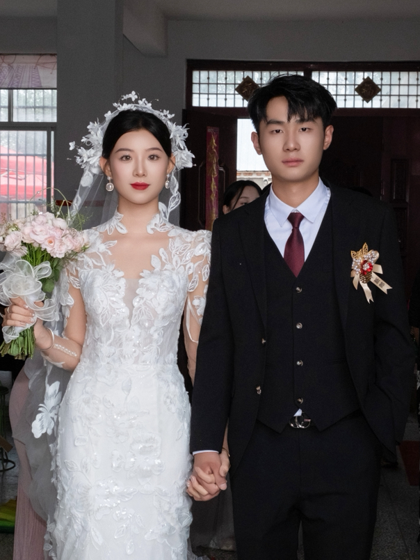 户外婚礼当天新娘