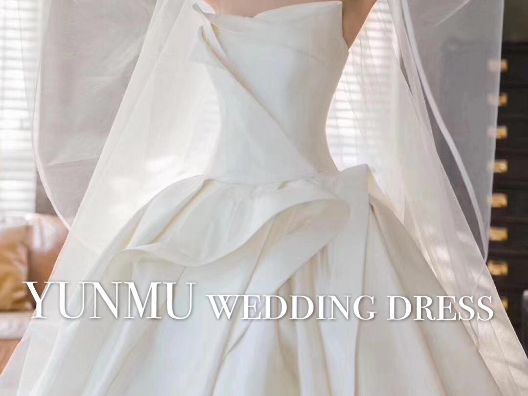 雲慕婚纱·[人气爆款套餐+跟妆]