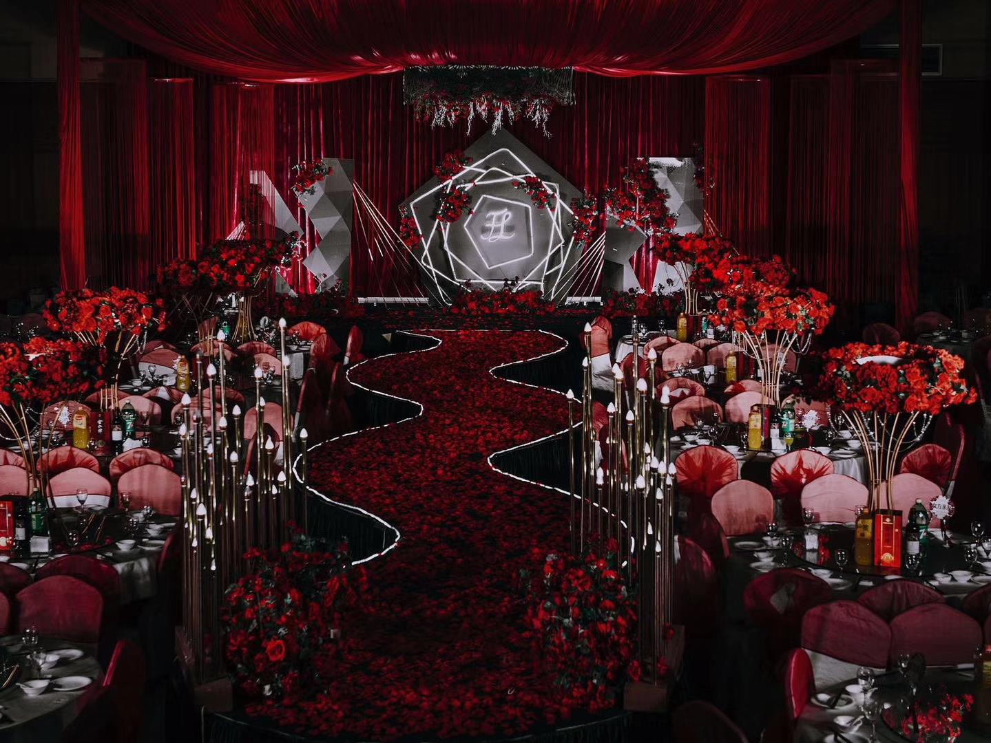 【薇拉婚礼】  红黑西式大气婚礼