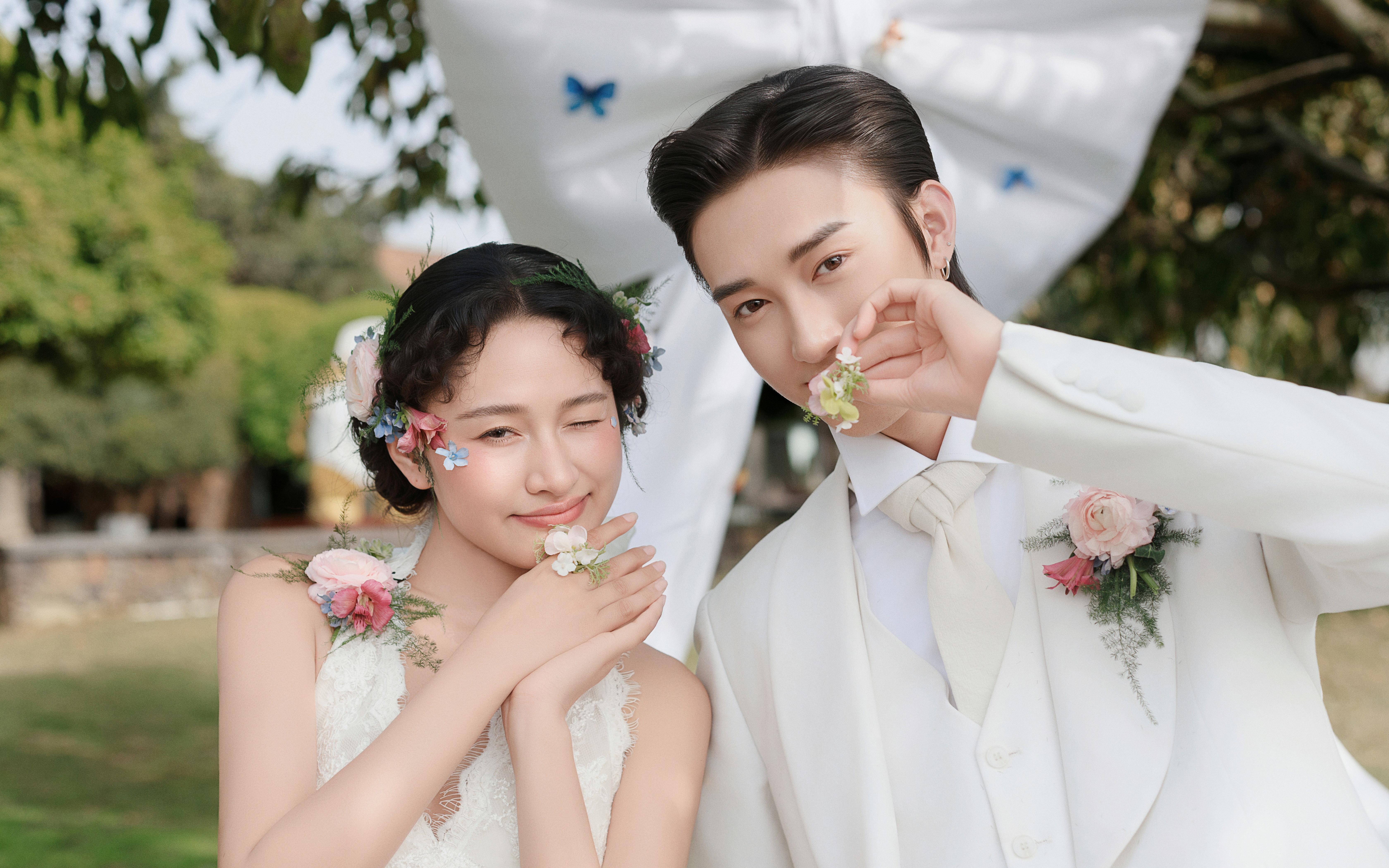 把婚礼现场搬进婚纱照里💐浪漫仪式感爆棚啦