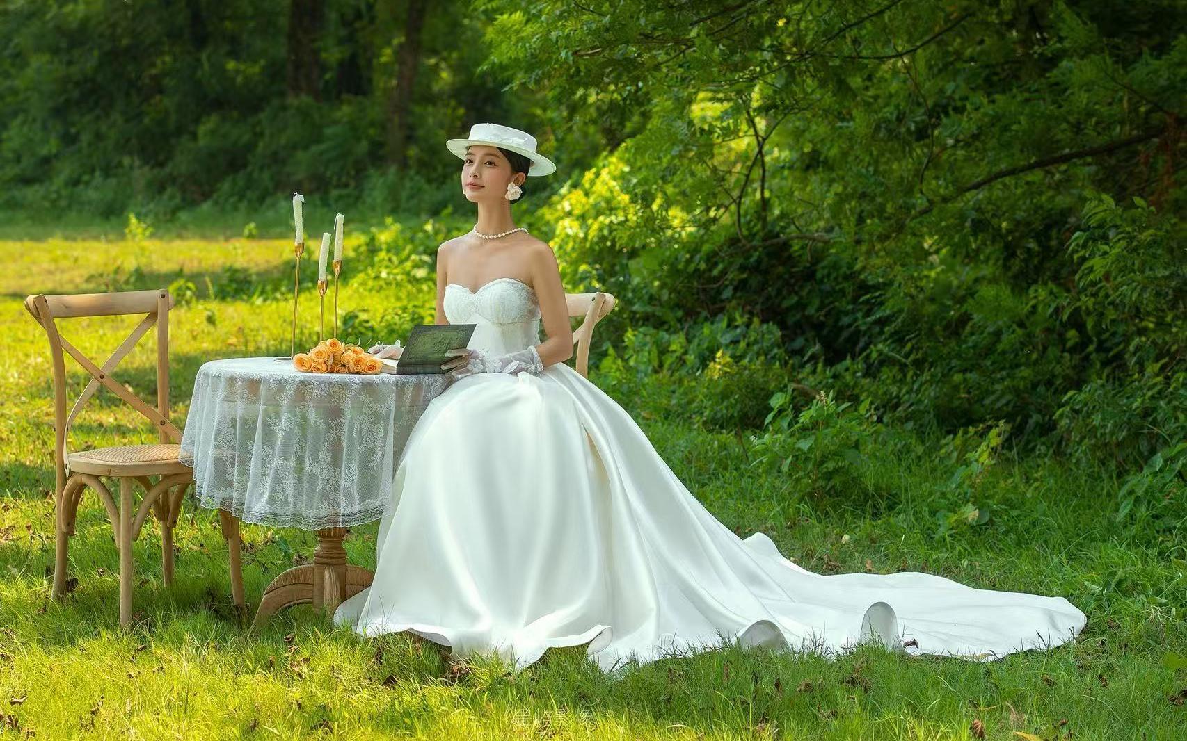 【適合森系婚紗照啦】