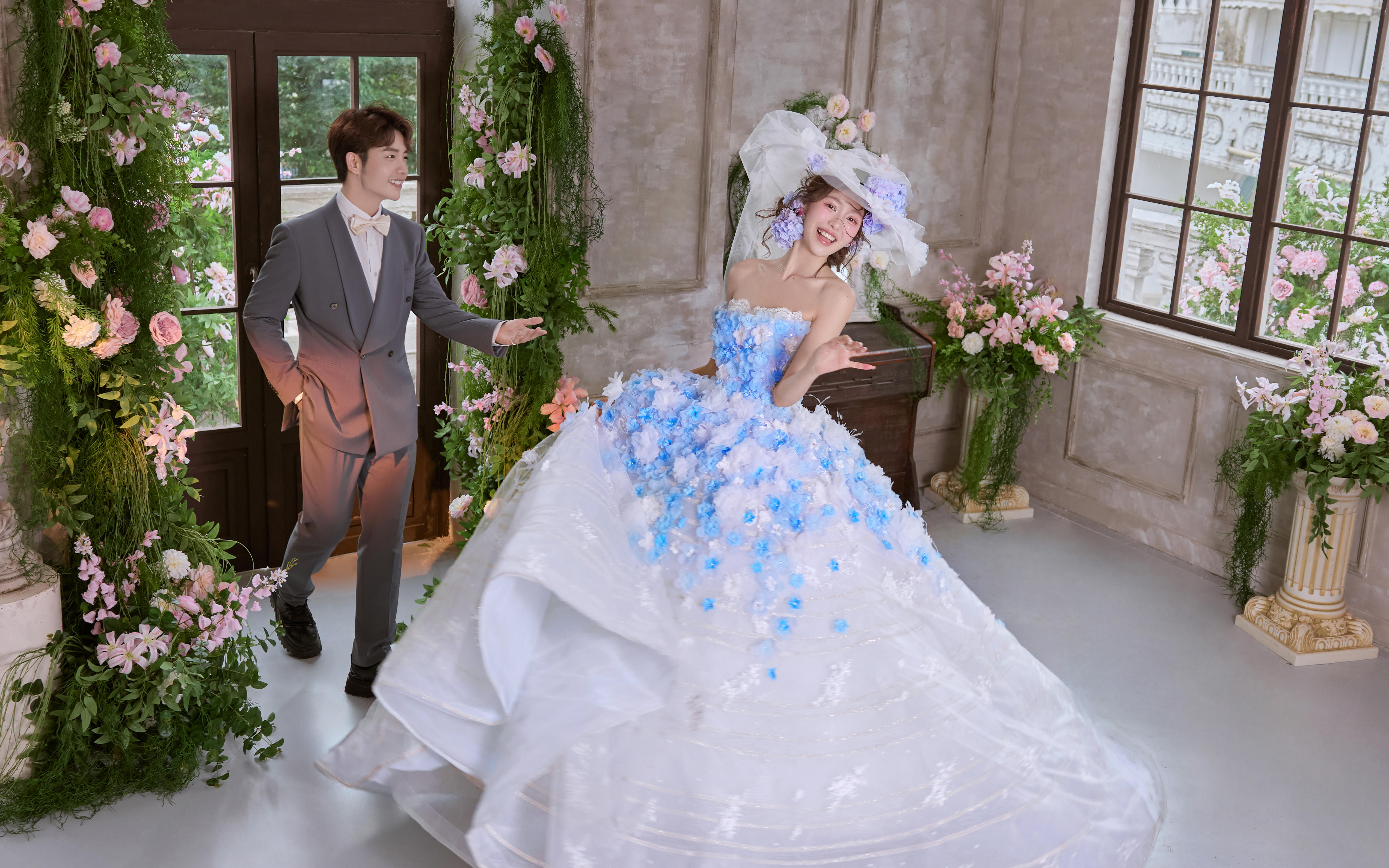 浪漫滿屋?一頭扎進(jìn)小清新花房婚紗照里??