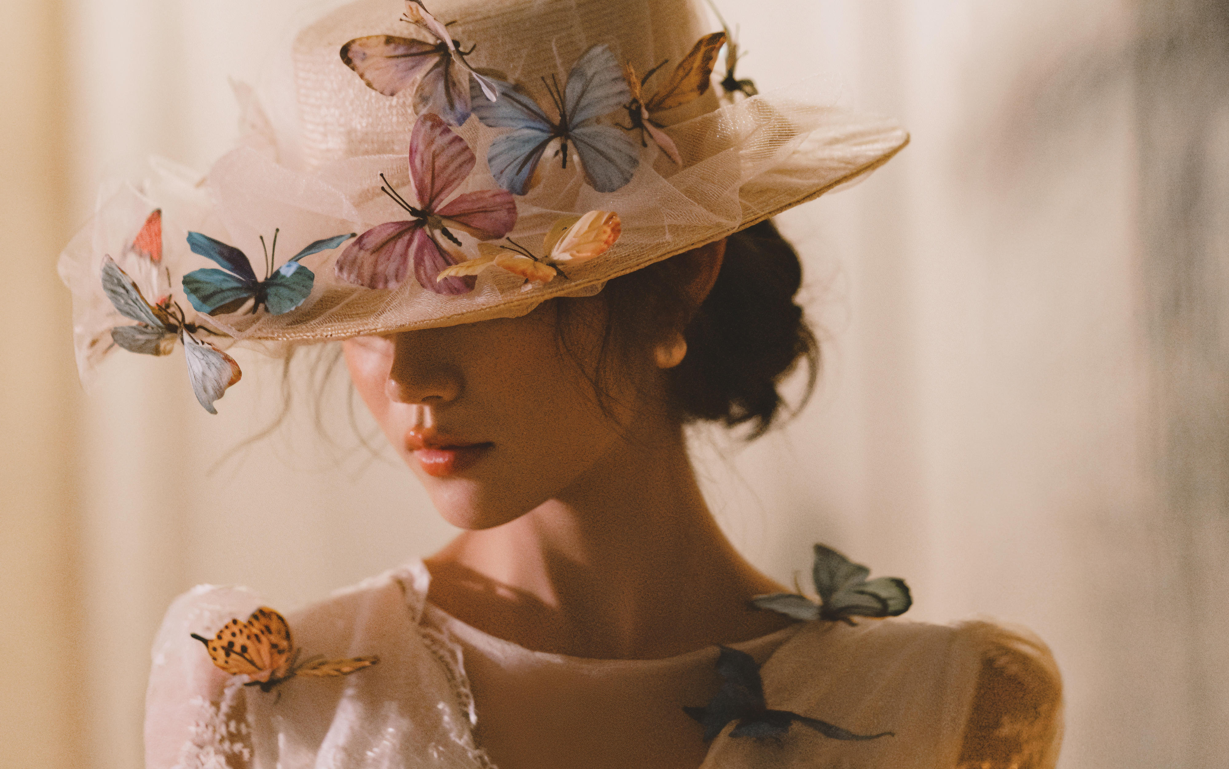 當法式慵懶遇見復古蝴蝶妝，造夢計劃開啟