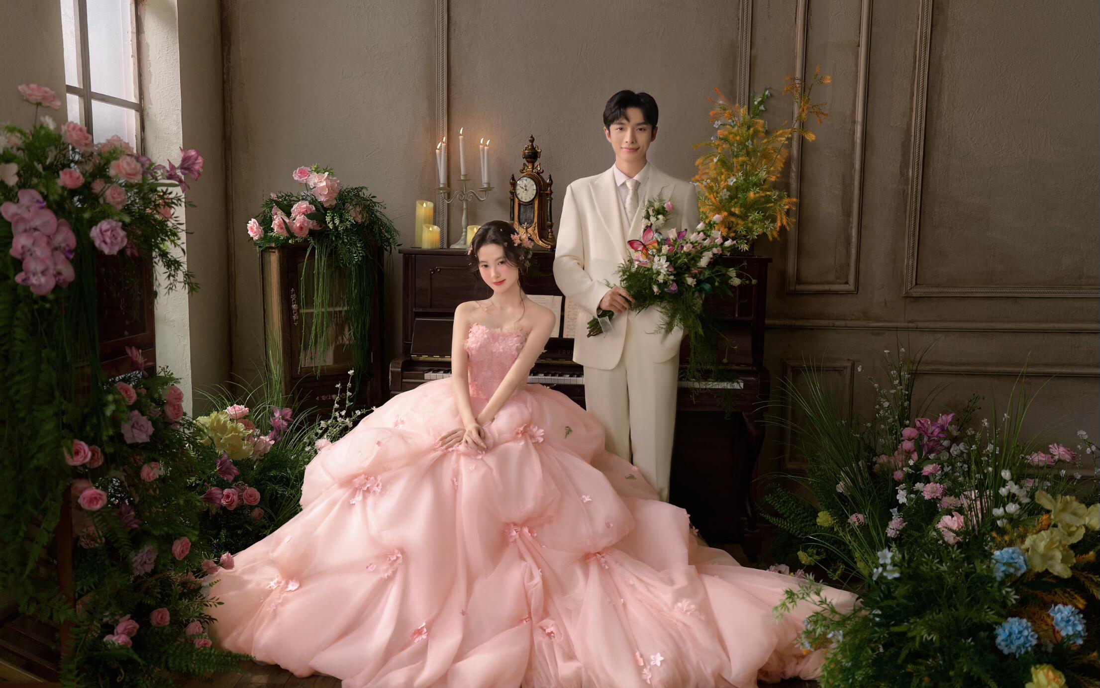 【纯爱少女的“浪漫满屋”婚纱照】