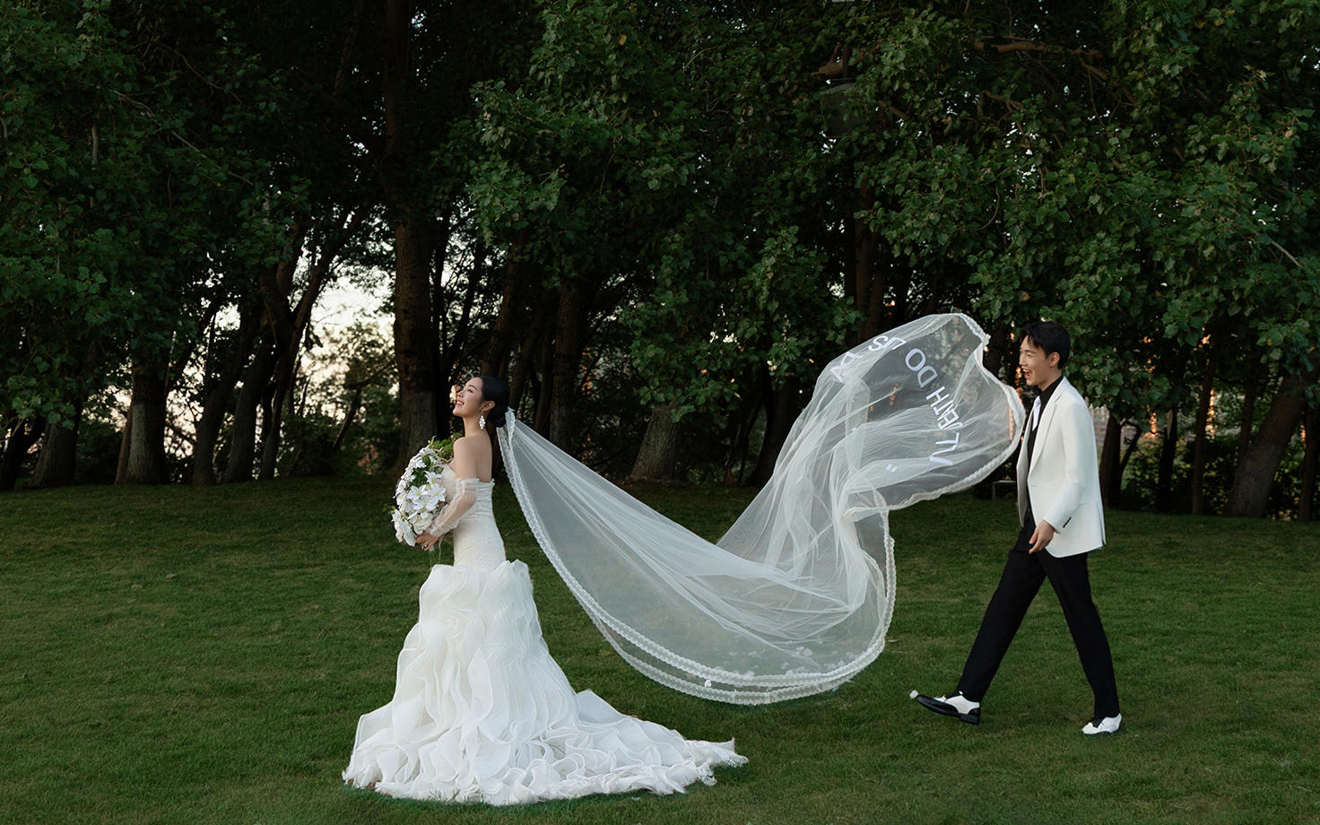 拍點(diǎn)不一樣的森系婚紗照??超絕松弛感
