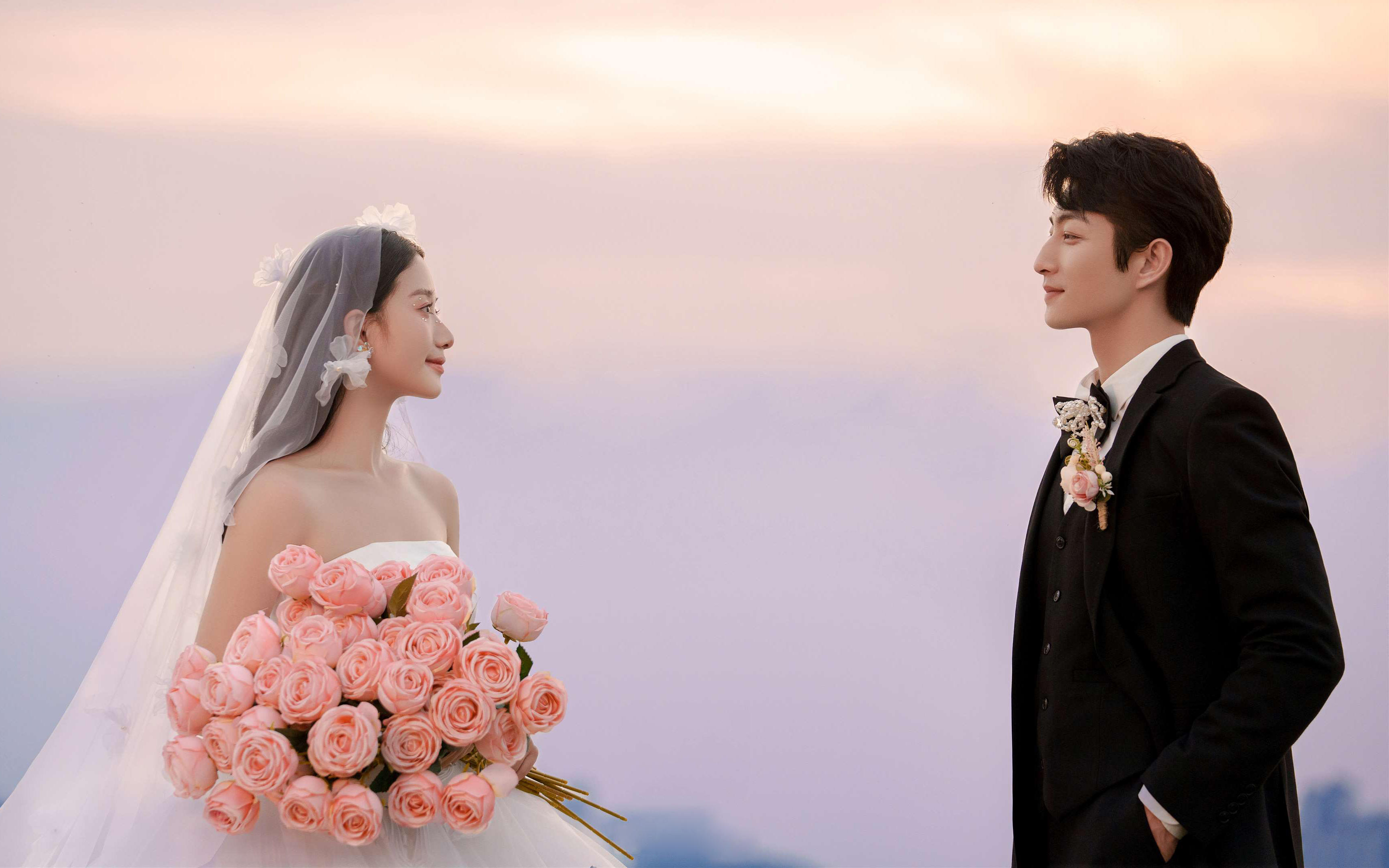 后悔沒早點收藏這組夕陽湖景婚紗照??瘋狂??心動