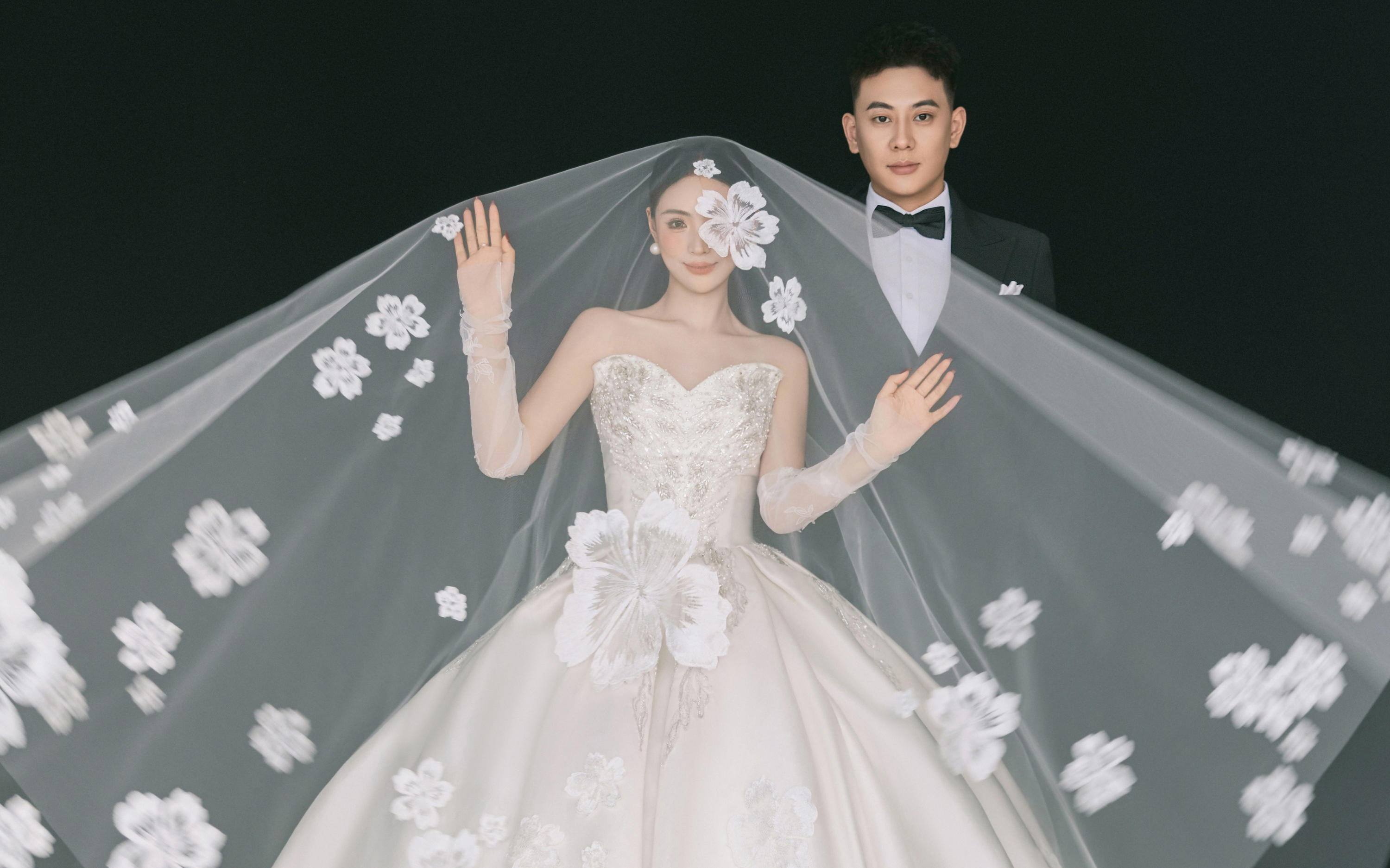 【壹家摄影】黑色背景配缎面 像月光撞进深海