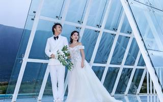 在丽江拍到了好有仪式感的礼堂婚纱照❗
