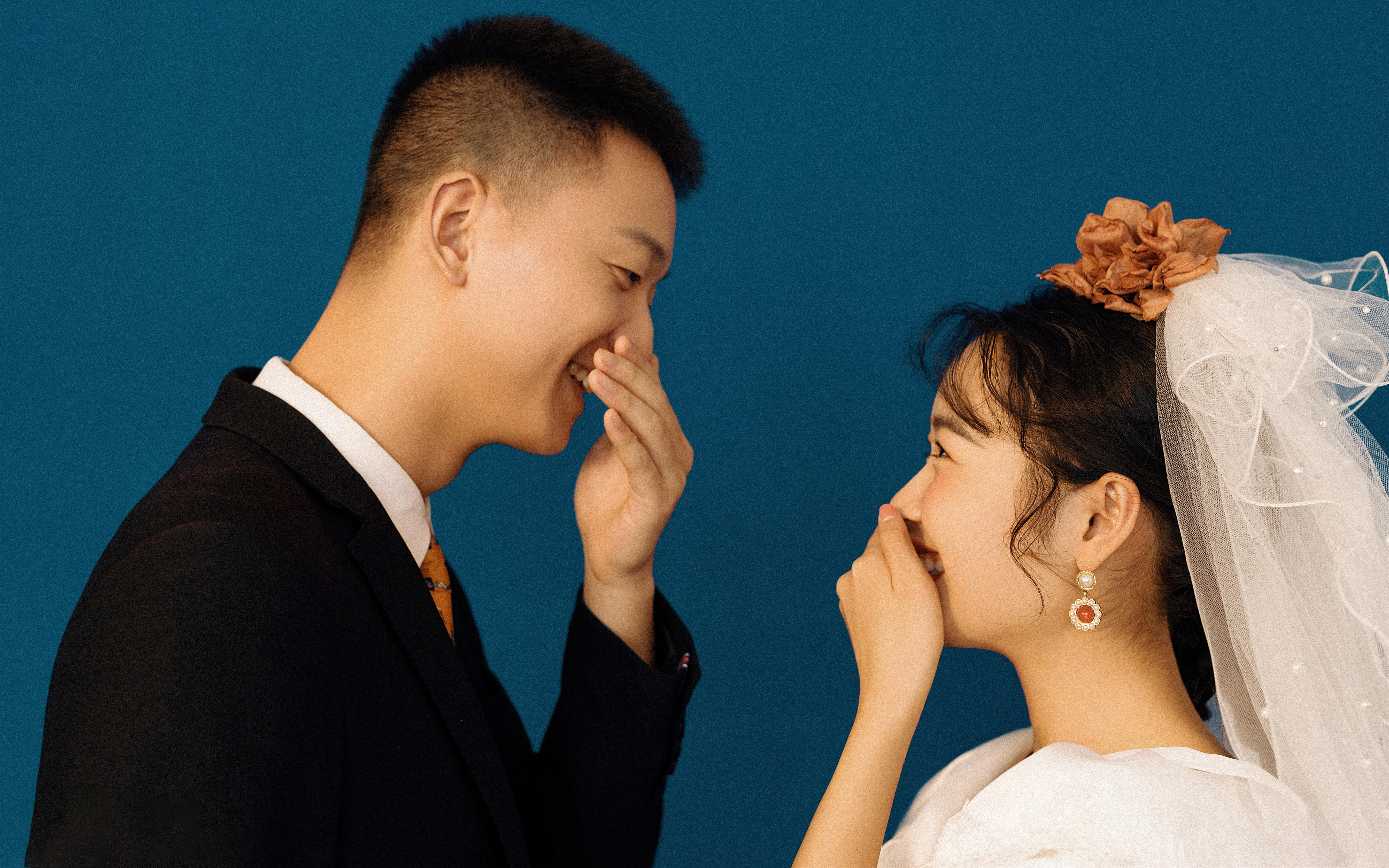本摄样片丨梦回80年代被复古港风婚纱照惊艳到了
