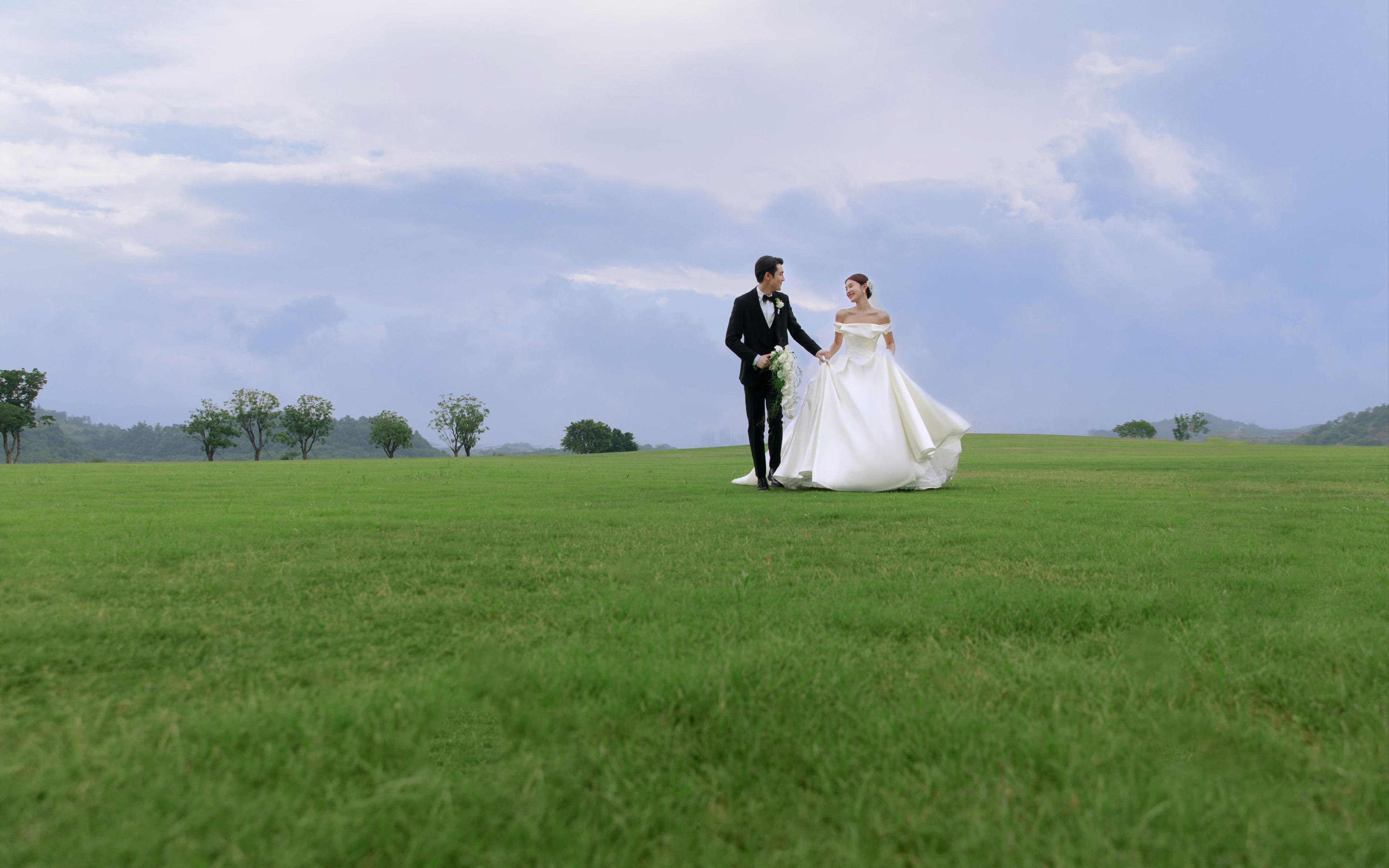 基地外景|出片率超高的草坪婚纱照