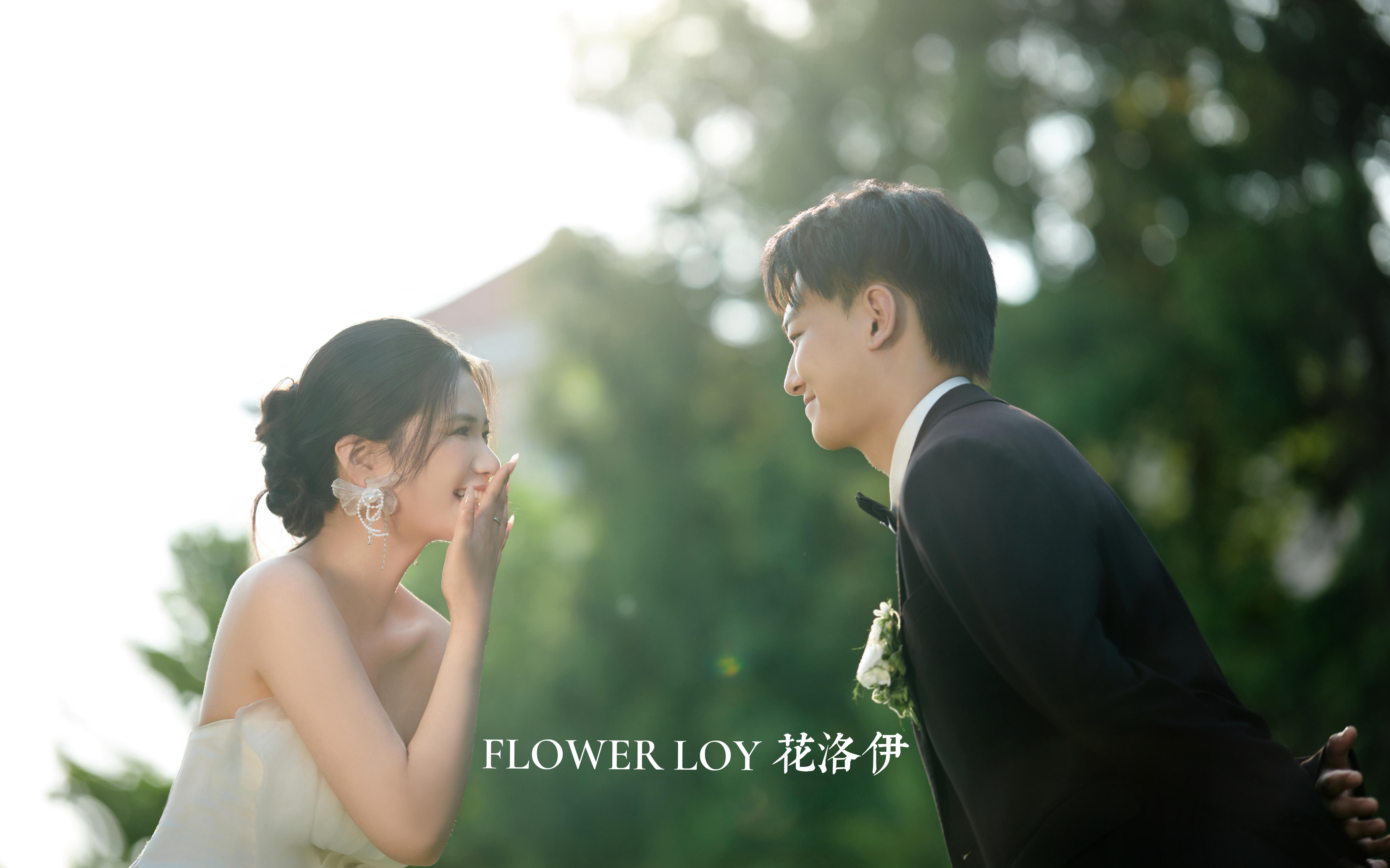【客片欣賞】草坪婚紗照，溫柔席卷著山野
