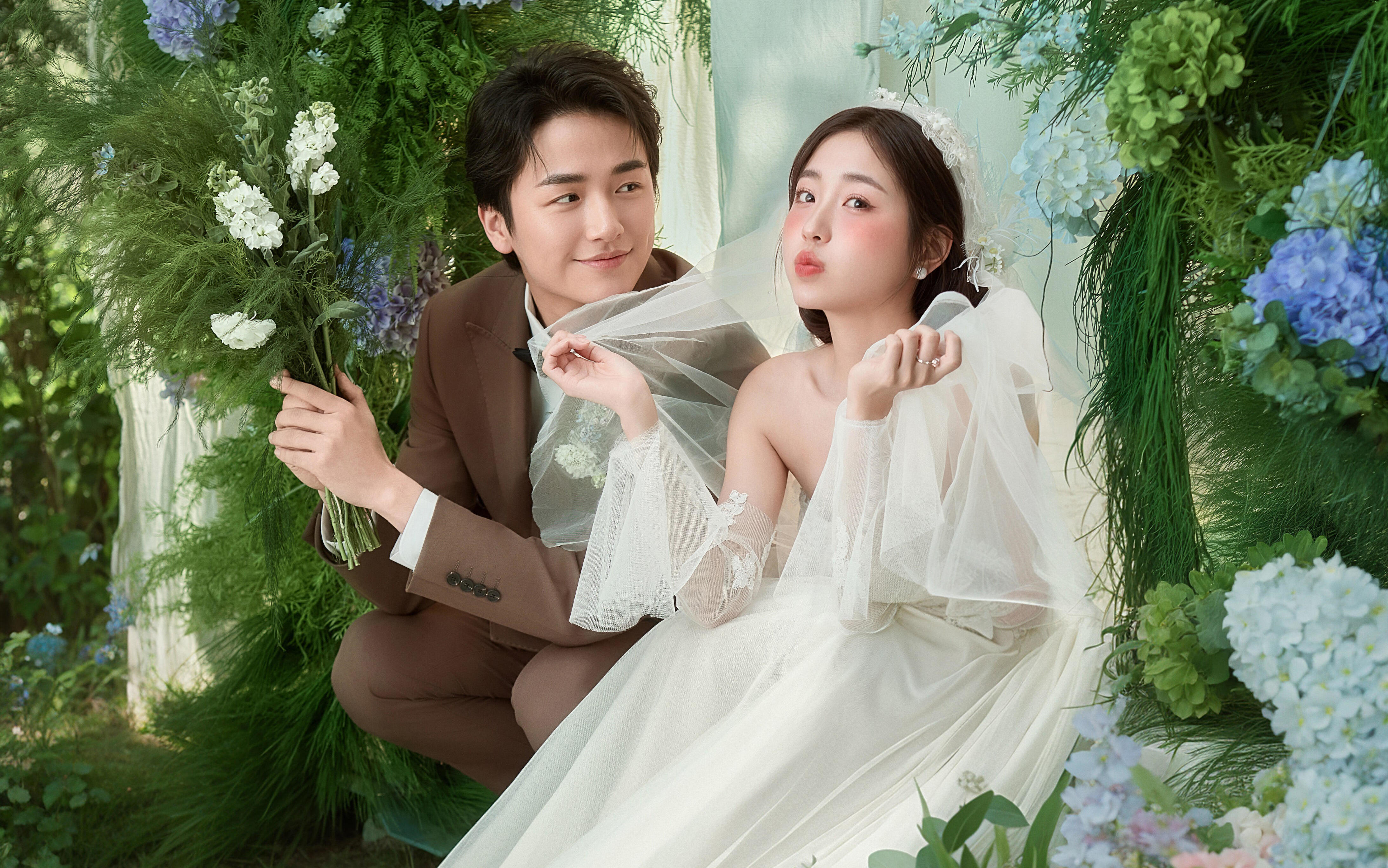 小众高级的森系复古油画婚纱照氛围感沉浸