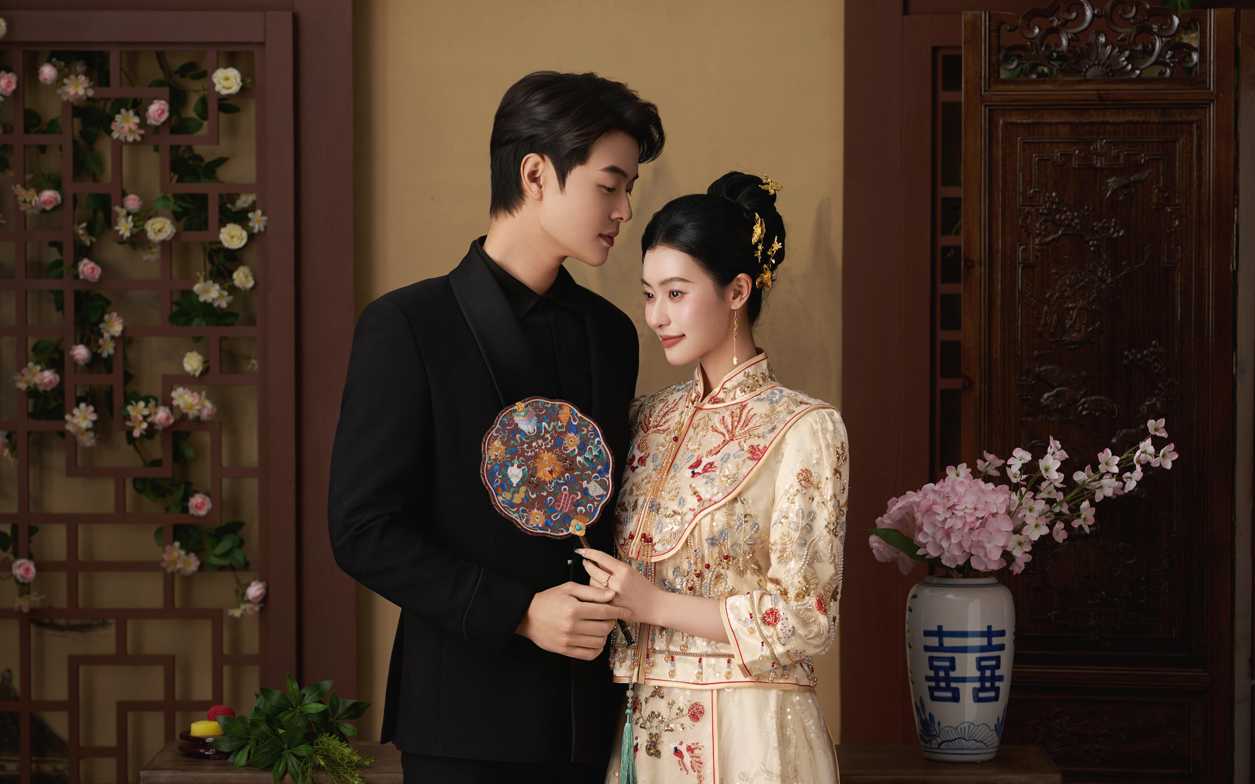 中式金色秀禾样品